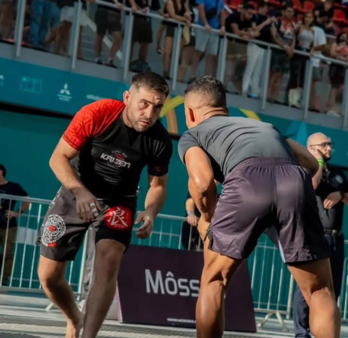 Jorge Díaz instructor de boxeo en Club de Boxeo Milon Talca en competición de deportes de combate